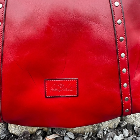 Patricia Nash NWT Distressed Leather “Benvenuto” Tote Bag – Lava Red Retail $299 - Picture 4 of 17